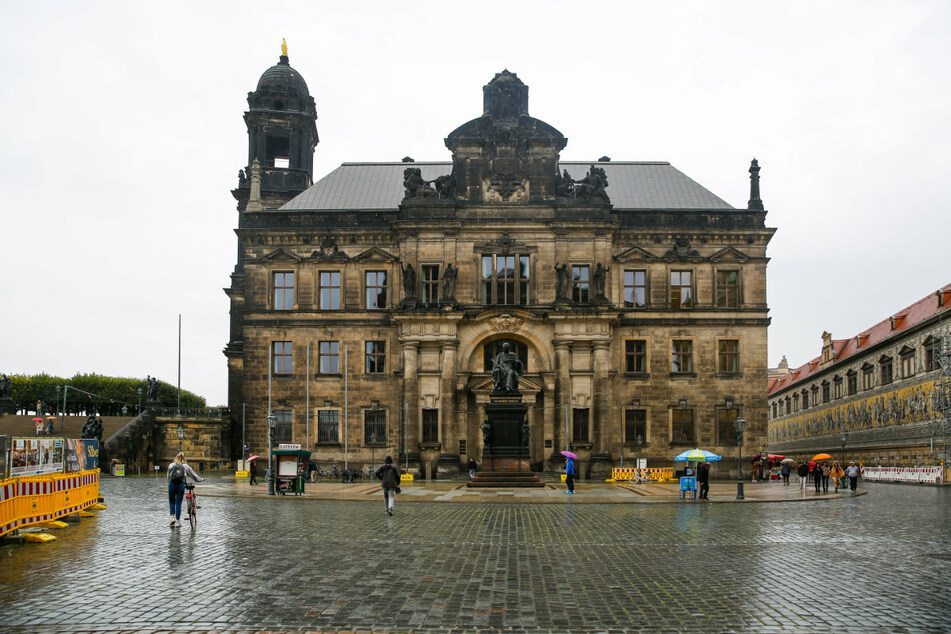 Der Schlossplatz an der Brühlschen Terrasse in der Dresdner Altstadt. Hier wurde ein Mann Opfer eines Gewaltverbrechens. (Symbolbild)