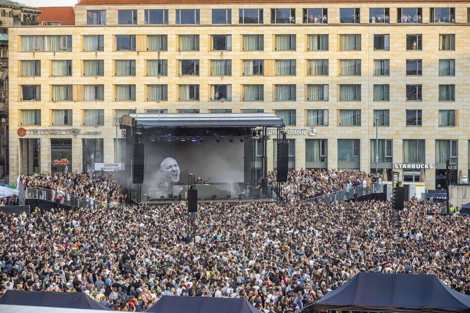 15.000 Fans feiern am Freitag mit Paul Kalkbrenner in Dresden.