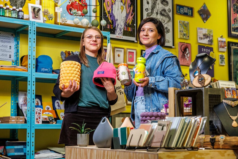 Betrieben wurde der "Offline Shop" von Yvonne Bonfert (36, l.) und Stefanie Zúñiga Chongo (34).