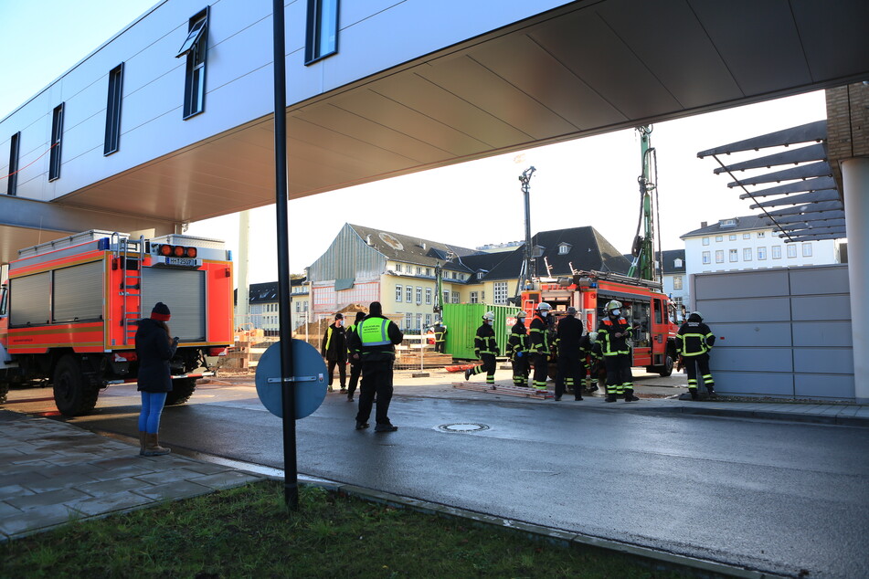 Die Einsatzkräfte des Rettungsteams vor Ort.