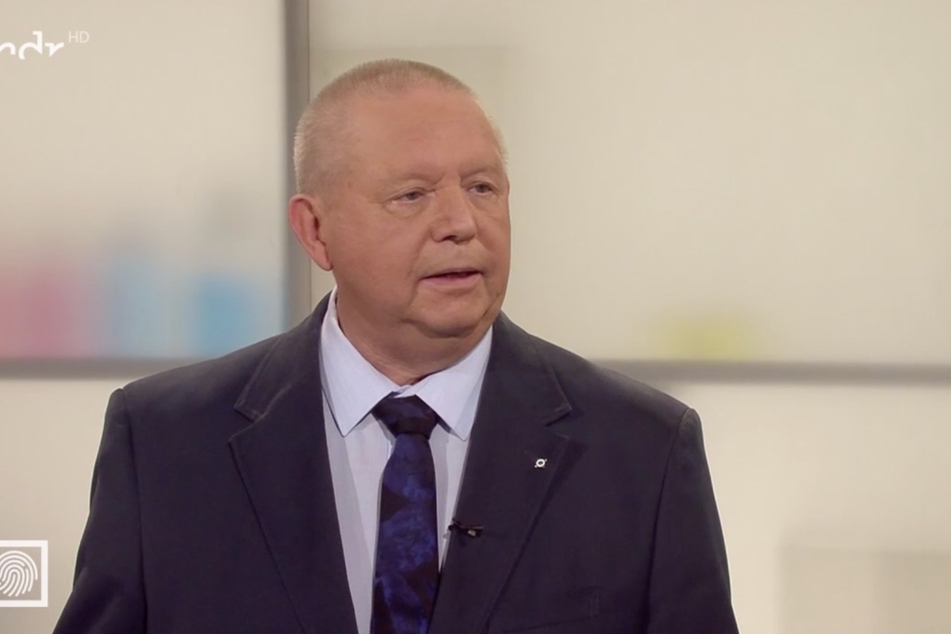 Experte Jörg Bethmann, Polizeirat außer Dienst, rät Eltern, ihre Kinder früh über mögliche Angriffe aufzuklären.