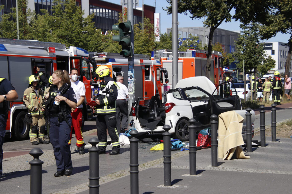 Die Ursache des Unfalls auf der Schnellerstraße auf Höhe des S-Bahnhofs Schöneweide ist noch unklar.
