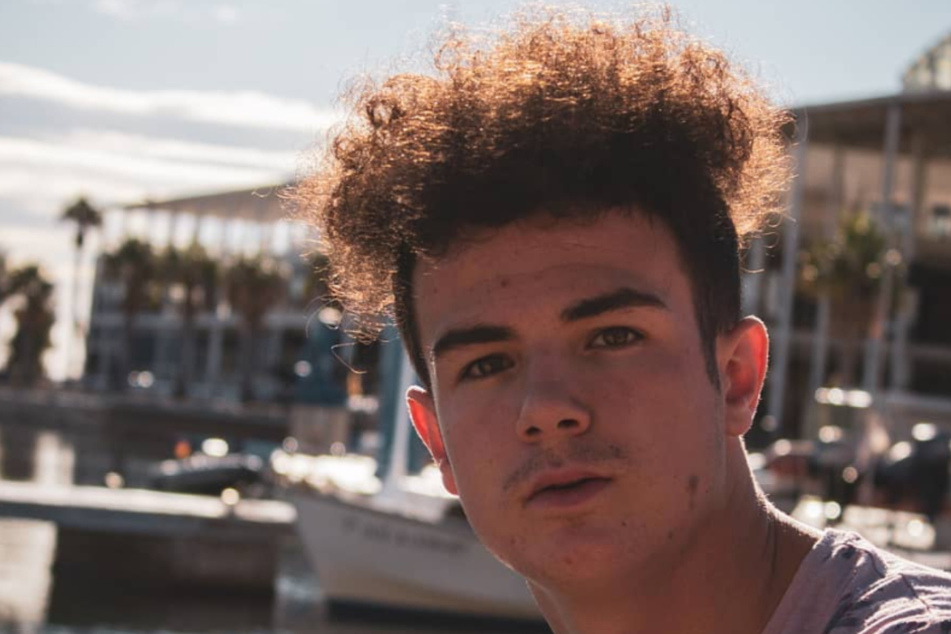 Andres Canto (20) baute sich eine eigene unterirdische Höhle in den Garten seiner Eltern.