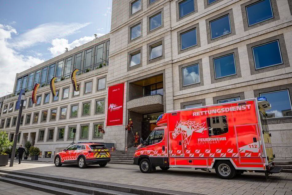 Die große Verkündung fand vor dem Rathaus statt.