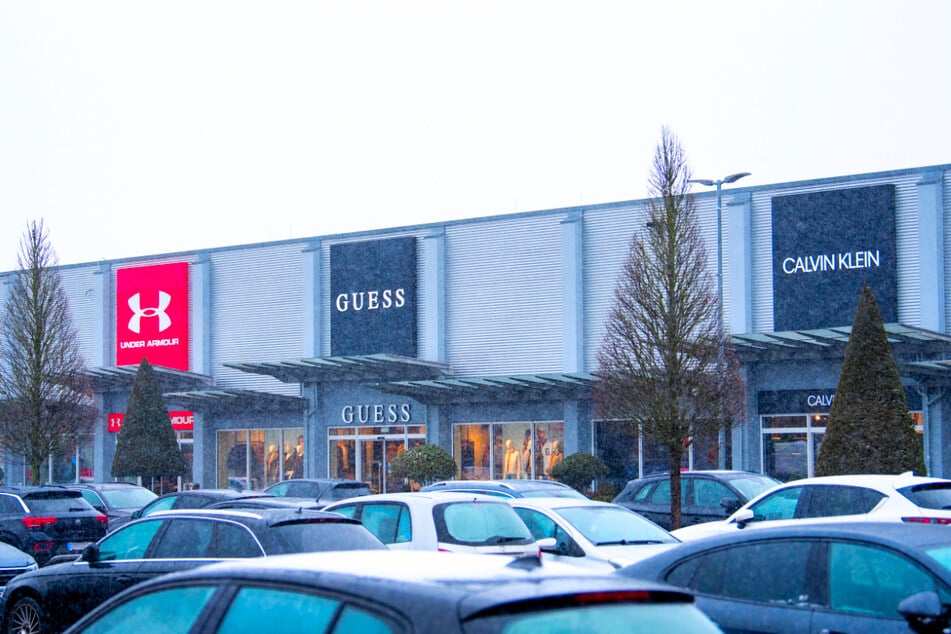 Direkt vor dem Center stehen den Besuchern 2.400 kostenfreie Parkplätze zur Verfügung.