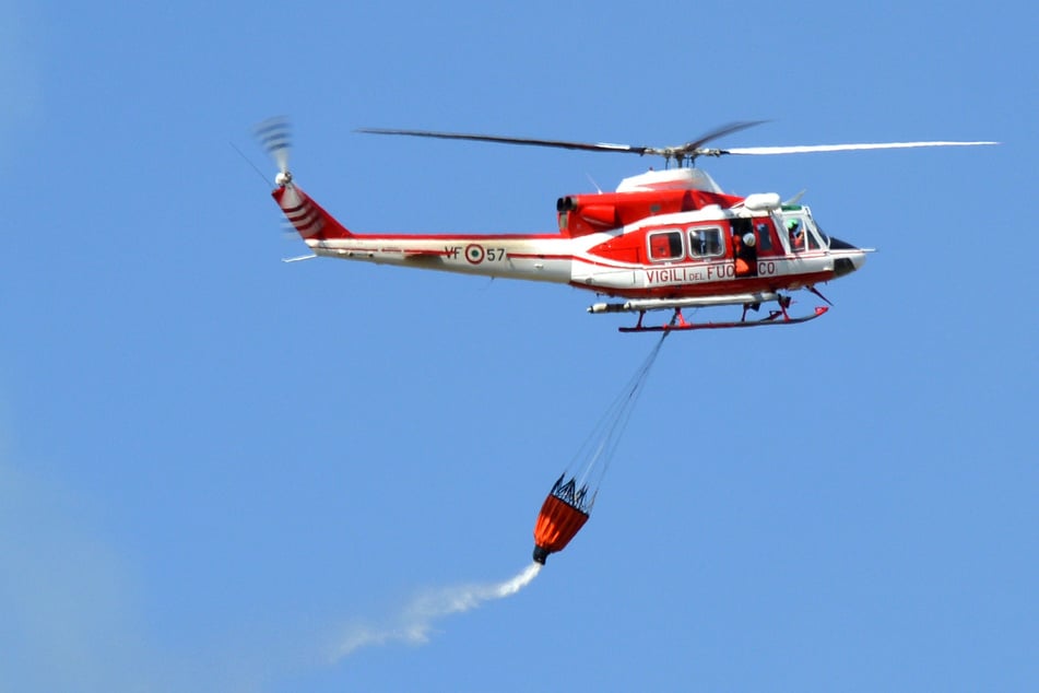Feuerwehr-Hubschrauber stürzt ab: Drei Insassen sterben