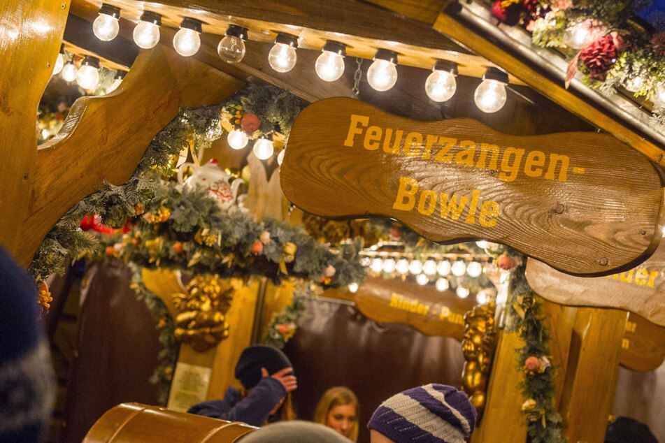 Wer auch nach den Weihnachtstagen noch Lust auf Feuerzangenbowle hat, wird am Münchner Isartor fündig.