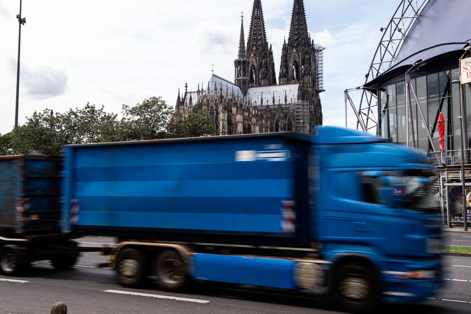 Darum fahren jetzt einen Monat lang keine Lastwagen durch die Kölner City