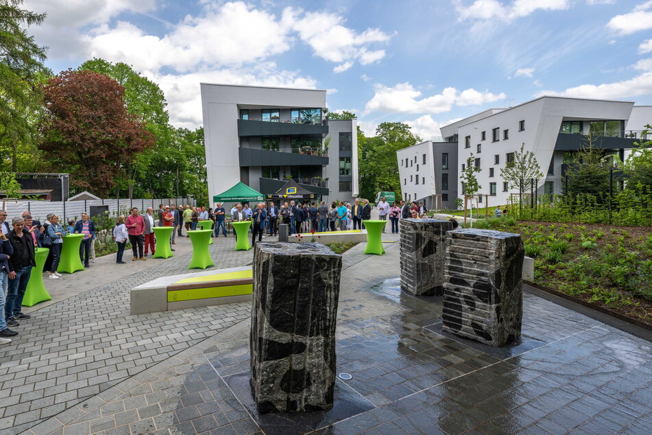 Die Installation "Tanzende Steine" wurde am Freitag in der "Tanzenden Siedlung" eingeweiht.
