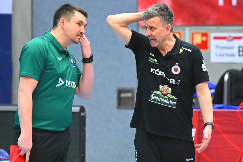DSC-Coach Alexander Waibl (57, r.) haderte nicht nur mit dem Linienrichter, sondern auch mit der fehlenden Energie seines Teams. Im fünften Satz sah er sogar die Rote Karte.
