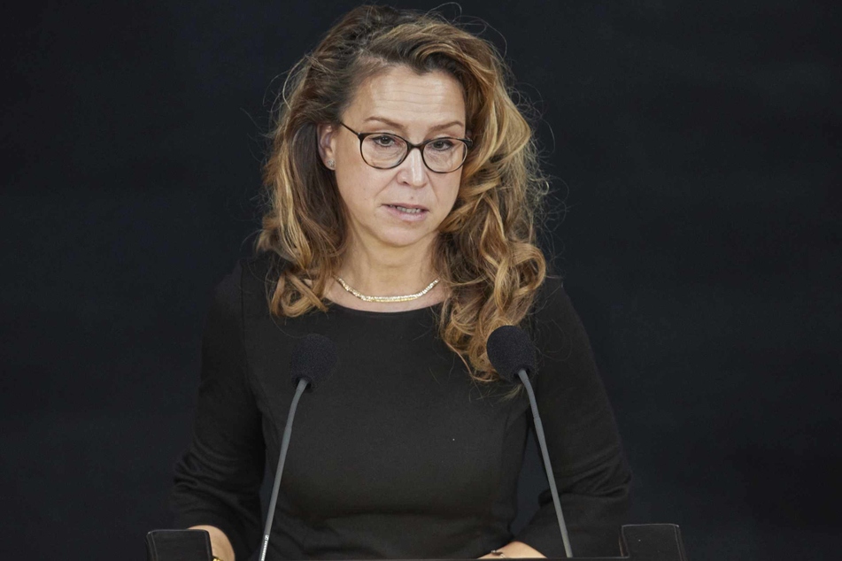 Bürgerschaftspräsidentin Carola Veit (48, SPD) verwies auf das Schutzkonzept und die fehlende Befreiung der AfD-Abgeordneten. (Archivbild)