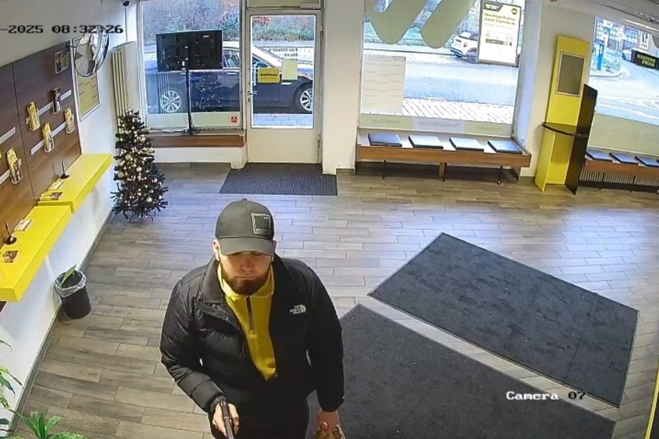 Videoüberwachungen zeigen den unmaskierten Täter.