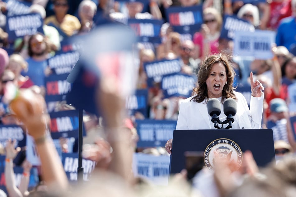 Kamala Harris tries to silence Gaza protesters at Detroit rally: "I am speaking now"