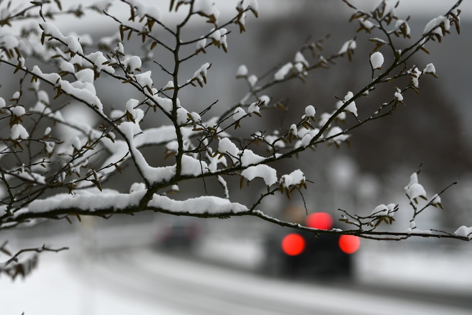 Am Neujahrstag kann es mancherorts Schneegriesel oder Schnee geben, die Temperaturen liegen bei Null Grad. (Symbolfoto)