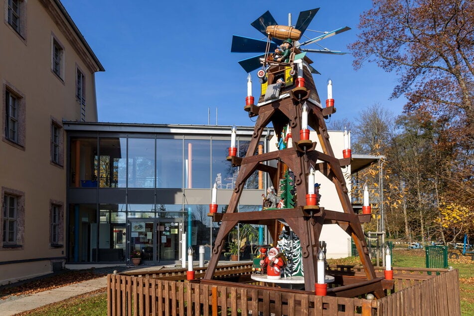 Die Märchen-Pyramide in Grüna ist ein echter Hingucker.