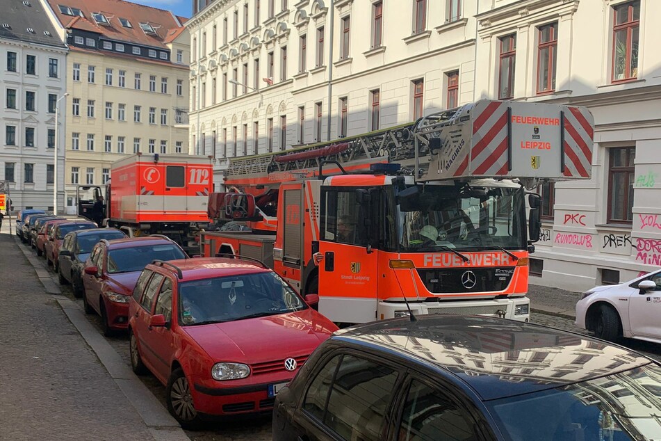 Mit zwei Löschzügen eilte die Feuerwehr Leipzig heran.