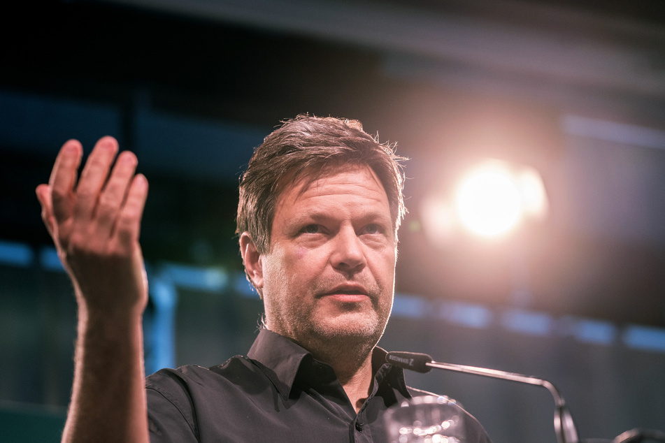 Robert Habeck (51, Die Grünen) hat einiges am bundesweiten Gesetz zur Corona-Notbremse auszusetzen.