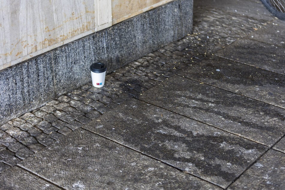 Wäre Speziallack an Pfeilern und Treppen ein guter Schutz gegen Wildpinkler?