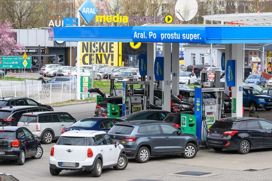 Tanken im Nachbarland wird günstiger: Polen senkt Mehrwertsteuer für Benzin