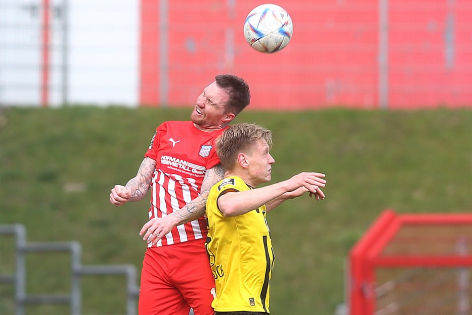 Dank seiner Größe verpflichteten einst sogar die BVB-Bubis den baumlangen Angreifer als Lufthoheit. (Archivbild)
