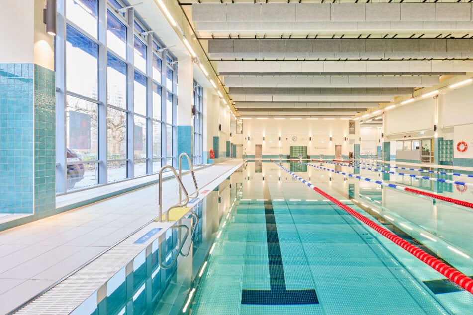 Einige Schwimmbäder haben über die Feiertage andere Öffnungszeiten als gewohnt. (Symbolfoto)