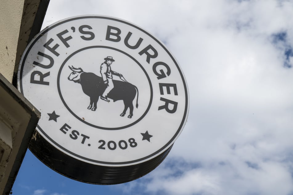 Ruff's Burger übernimmt insgesamt 17 Läden von Burgerheart.