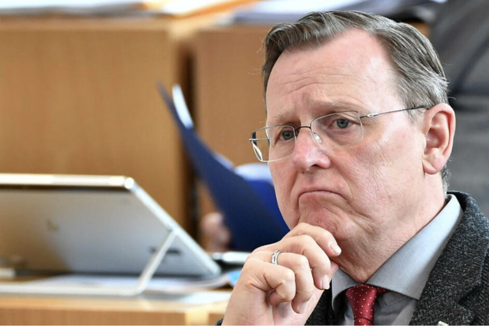 Bodo Ramelow (64, die Linke) ist erstaunt darüber, dass die Geisterspiele bereits diskutiert werden - während Eltern mit ihren Kindern nicht mal auf den Spielplatz gehen dürfen.