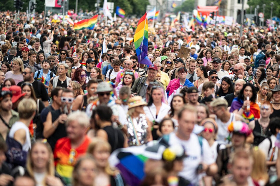 Unzählige Menschen werden am Samstag die Straßen der Hauptstadt bevölkern, um sich für die Rechte der queeren Community stark zu machen.