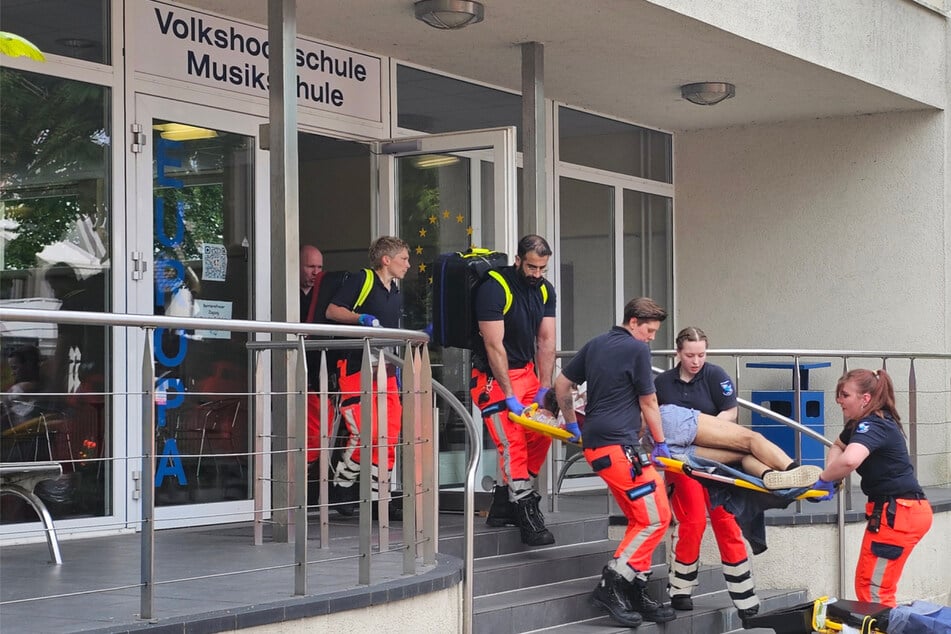 Messerattacke: Nach Messerangriff an Volkshochschule: Verdächtige wieder auf freiem Fuß