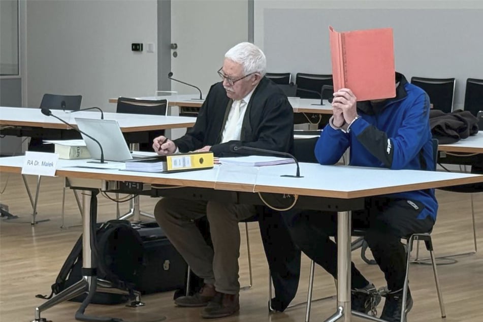 Er soll sein eigenes Kind (8) brutal getötet haben: Das sagt der Vater vor Gericht