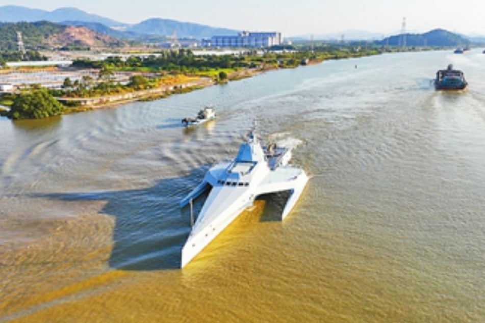 Der "Schwertwal" wurde bei der "Zhuhai Air-Show" erstmals der Öffentlichkeit gezeigt.