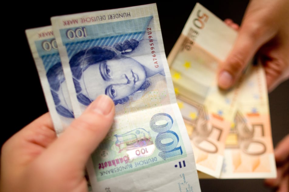 Knapp zehn Millionen D-Mark wurden in diesem Jahr in NRW durch den "neuen" Euro ersetzt.