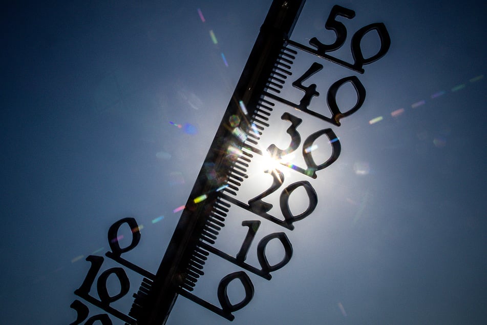 Am Samstag knackt das Thermometer mancherorts die 30-Grad-Marke. (Symbolbild)