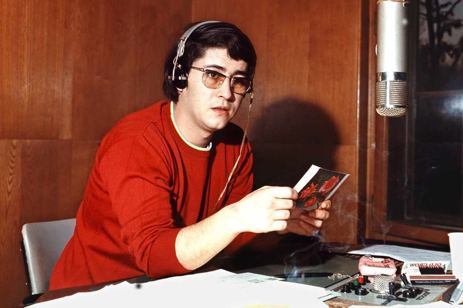 Elstner in jungen Jahren bei Radio Luxemburg.