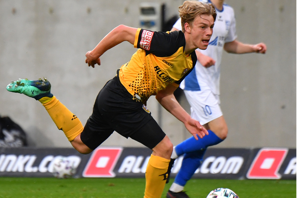 Jonas Oehmichen (17) hat bei Dynamo Dresden bereits einen Profivertrag und ist langfristig bis Sommer 2025 an die SGD gebunden.
