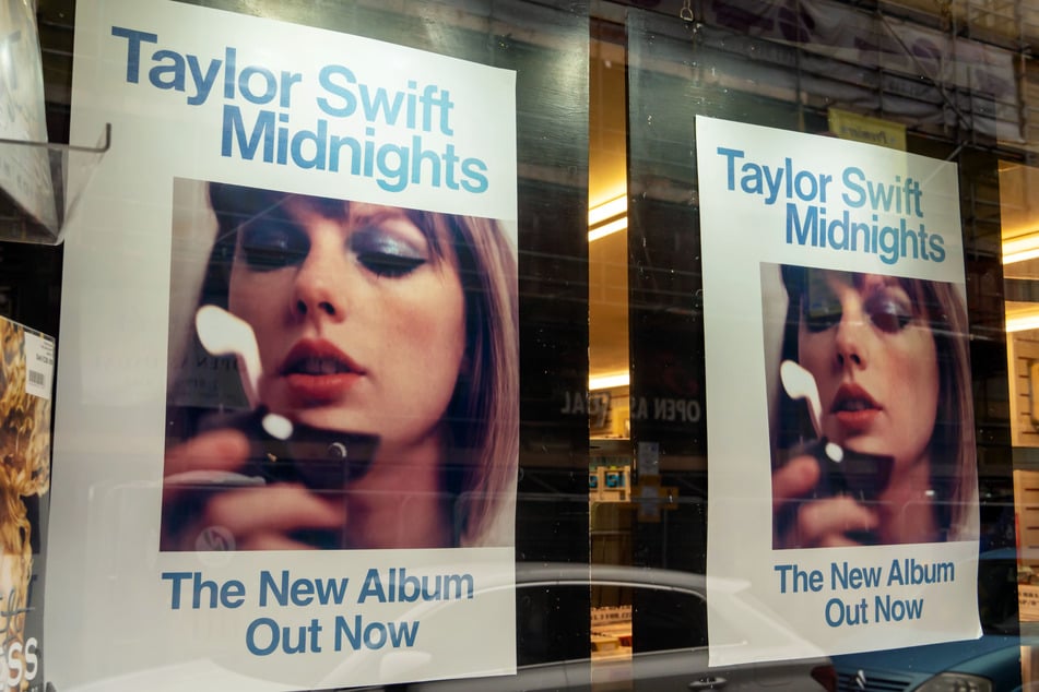 Taylor Swift released several vinyl variants of Midnights in October 2022.