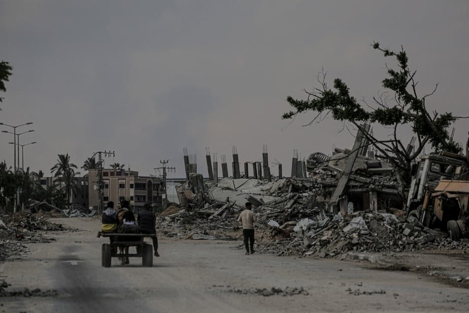 Displaced Gazans forced out of tent shelters in Khan Younis amid sewage flood