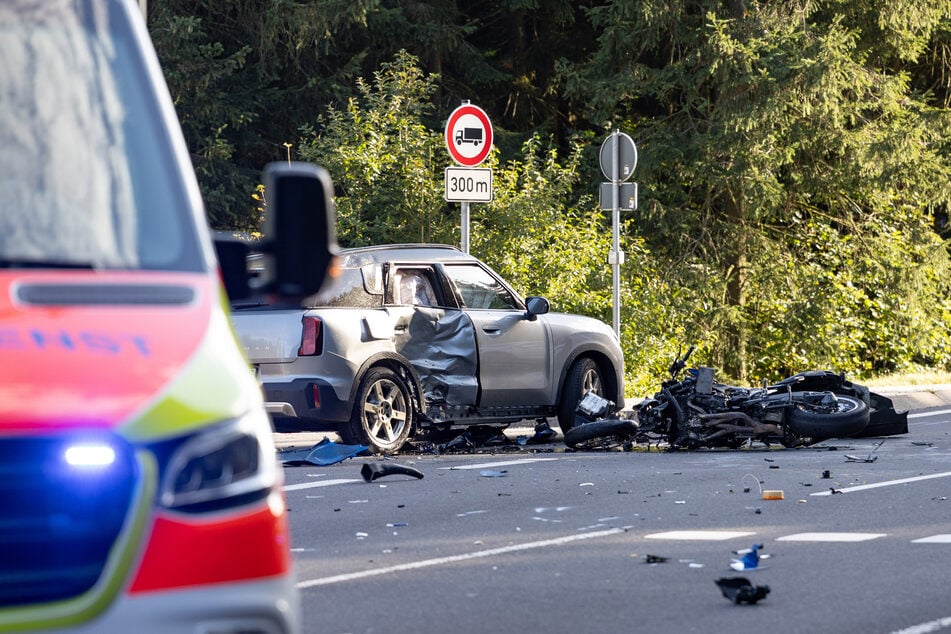 Der 36-Jährige war ungebremst in die hintere Beifahrerseite gekracht.