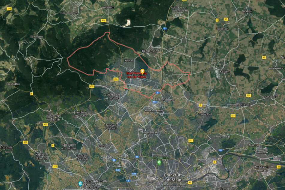 Der BMW fing auf der A5 bei Bad Homburg aus noch nicht geklärter Ursache plötzlich Feuer.