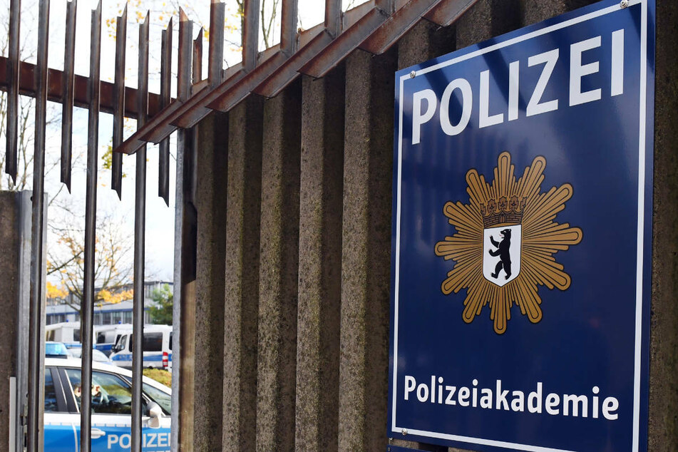 In der Polizeiakademie in Berlin-Ruhleben sind im Spind des Verdächtigen Beweise sichergestellt worden. (Archivfoto)