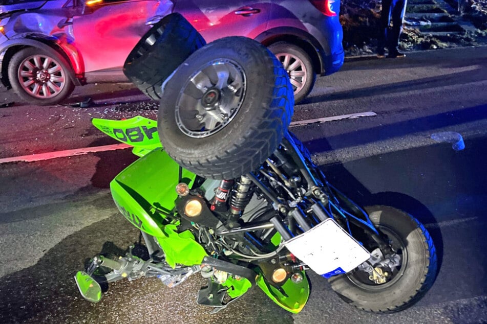 Das Quad des 61-Jährigen musste nach dem Unfall abgeschleppt werden.