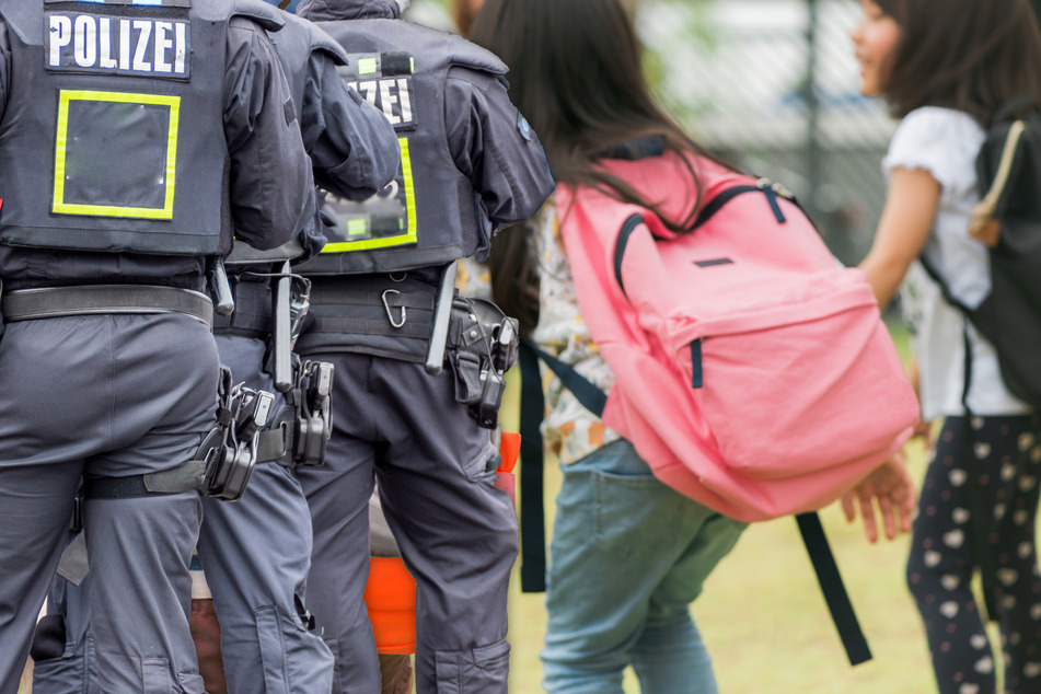 Verdächtige Messenger-Nachrichten? Plante 16-Jähriger in Schule Amoklauf mit Machete?