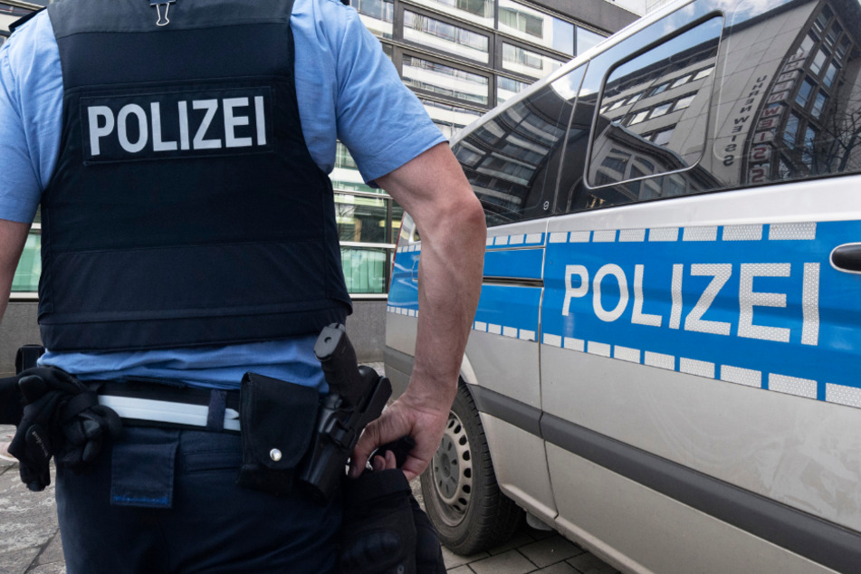 Die Polizei in Frankfurt fahndet nach einer gestohlenen Schwert-Klinge (Symbolbild).