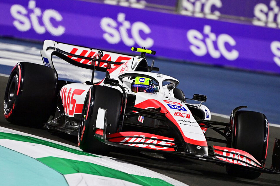 Mick Schumacher (23) verunfallte mit seinem Haas-Rennwagen am Samstagabend in Saudi-Arabien.