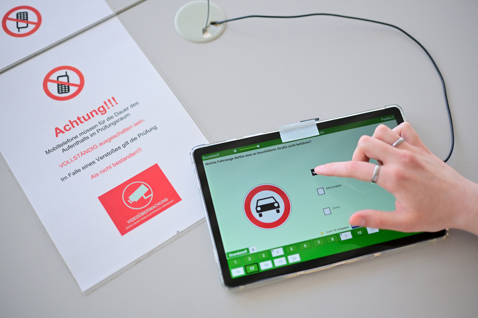 Betrug bei Führerscheinprüfung: Arzt muss eingreifen