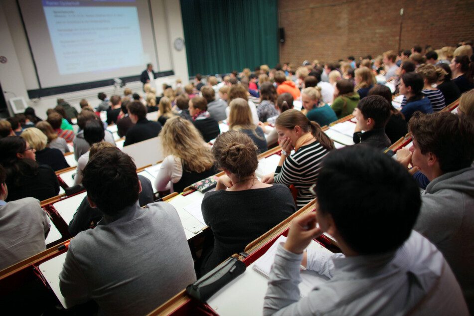 In NRW studieren etwa 780.000 Menschen an Hochschulen.