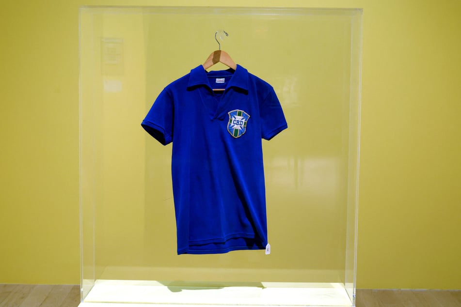 Dieses Trikot kostete am Donnerstag mehr als vier Millionen Euro.