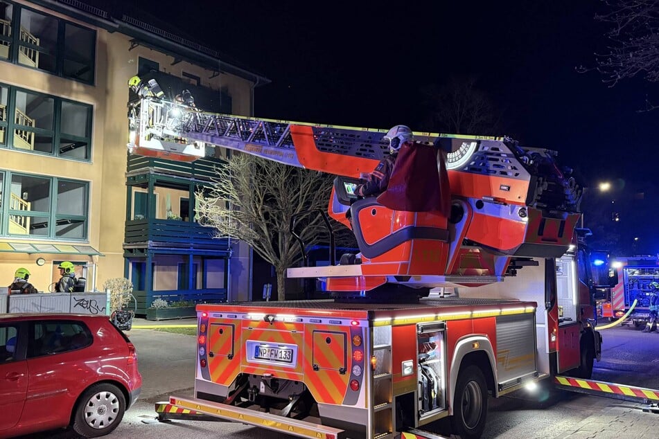 Möbel brennen in Neuruppin: War eine Zigarettenkippe der Auslöser?