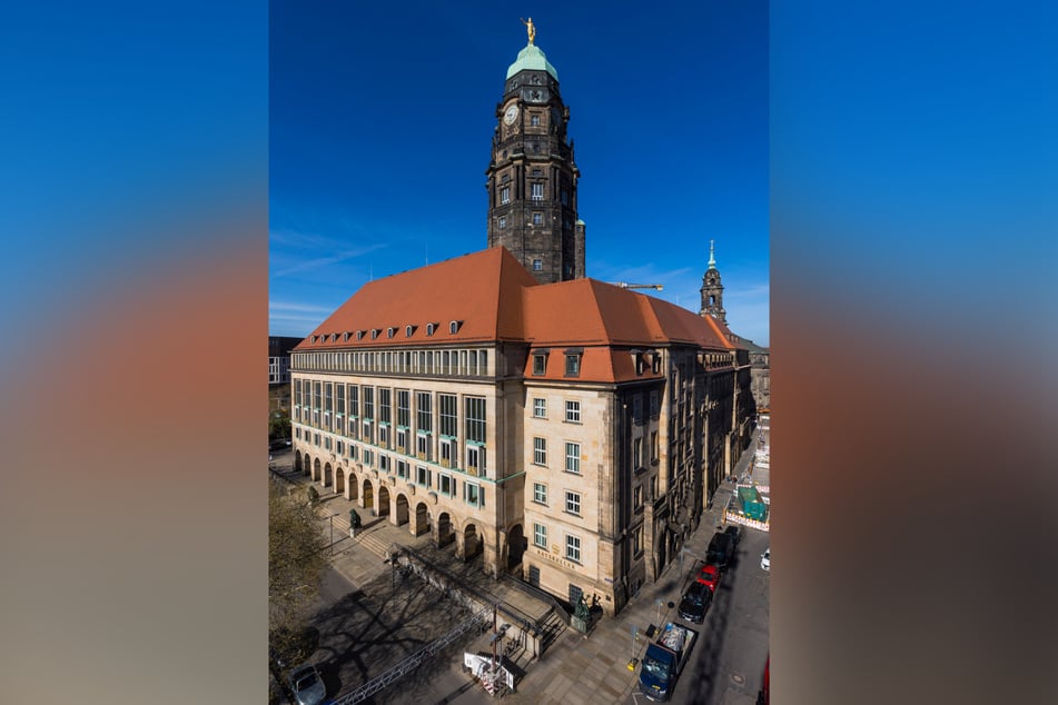 Der Ratskeller befindet sich an dieser Ecke des Rathauses, wurde bereits 1910 eröffnet.
