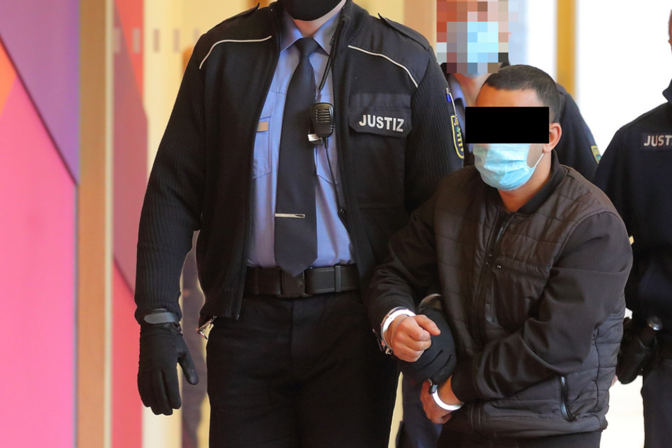 Obdachloser Forstarbeiter vergewaltigte Bekannte
